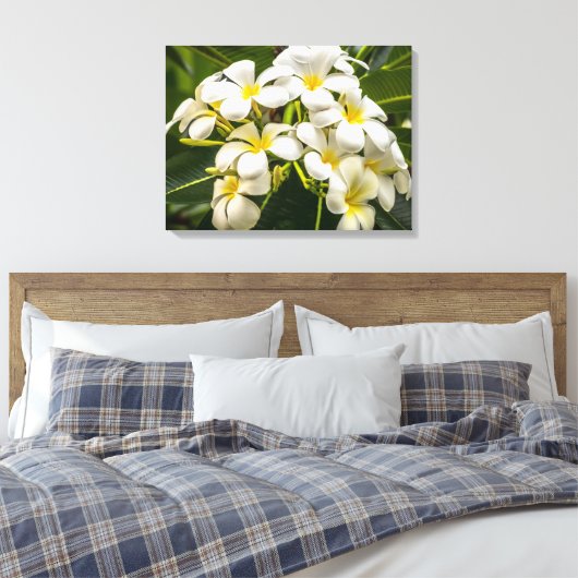 Exotisch eiland Plumeria verpakt Canvas Print (Insitu (Slaapkamer))