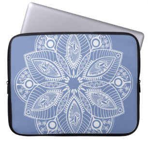 Exotisch wit Mandala op beige achtergrond Laptop Sleeve