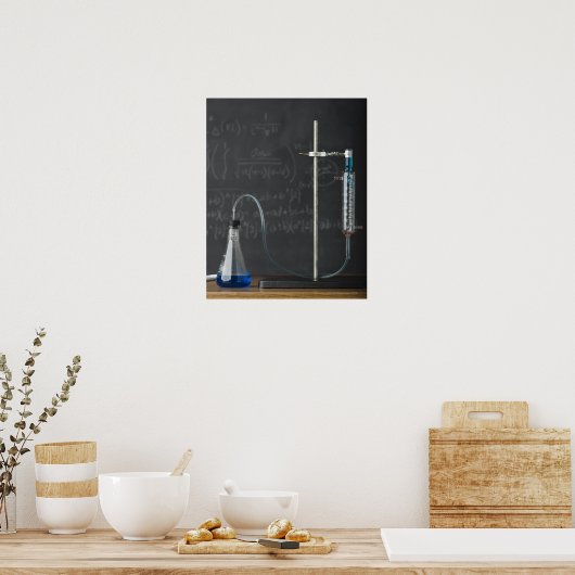 Expérience scientifique devant le tableau (Cuisine)