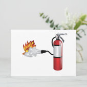 Extincteur éteignant des invitations du feu (Debout devant)