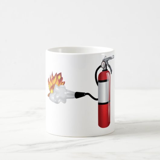 Extincteur éteignant la tasse du feu (Centre)