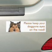Eyes on the Road Dog Bumpersticker (Op auto)