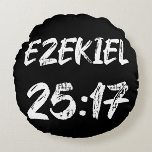 Ezechiël 25 17 Grunge Typografie Bijbeltekst Label Rond Kussen