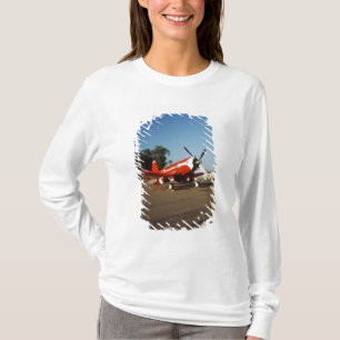 F2G-1D Super Corsair-vliegtuig op een luchtshow in T-shirt