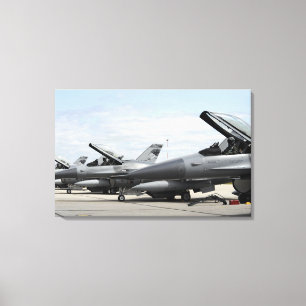 F-16 De strijd tegen valken wacht op de lancering Canvas Afdruk