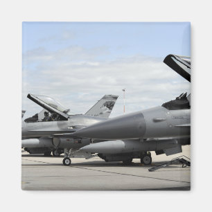 F-16 De strijd tegen valken wacht op de lancering Magneet