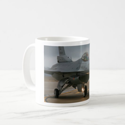 F-16 Lutte contre la Mug du faucon (Devant gauche)