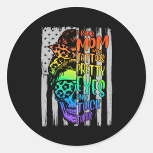 F-Bomb mam met Tattoos  ogen en dik Ronde Sticker