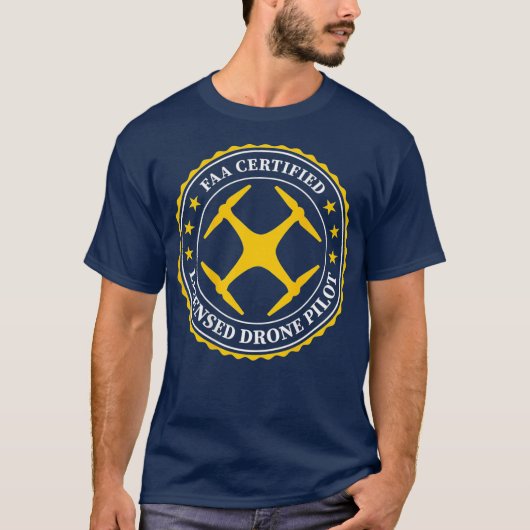 FAA-gecertificeerd gelicentieerd ontwerp van drone T-shirt (Voorkant)