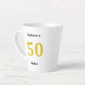 Fabulous 50th Verjaardag Gouden Glitter Monogram N Latte Mok (Linkerhoek)