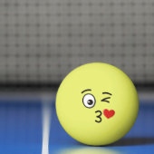 Face Throting a Kiss Pingpongballen (Net)