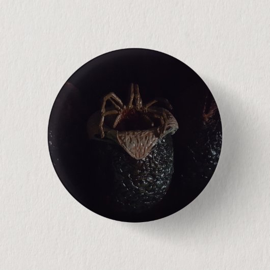Facehugger Button (Voorkant)