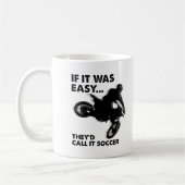 Facile est Soccer Funny Mug (Gauche)