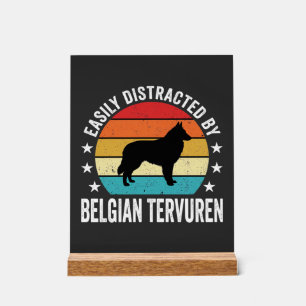 Facilement distrait par chien Tervuren belge