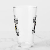 Facilement distrait par les chiens et le verre de  (Gauche)