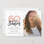 Faire 60 belle invitation d'anniversaire photo<br><div class="desc">Faire 60 look,  soixante et fabuleuse invitation d'anniversaire photo. Texte de script moderne sur la conception de typographie de tendance. Partie d'une collection. Les couleurs peuvent être customisées.</div>