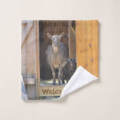 Faire bon accueil à des chèvres (Gant de toilette)