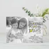 Faire éclater les esprits sur la carte de vacances (Debout devant)