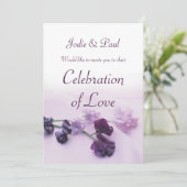 Faire invitation de mariage aux fleurs de lilas et (Debout devant)