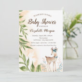Faire invitation pour une baby shower avec un jeun (Debout devant)