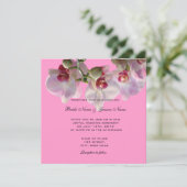 Faire les invitations de mariage avec des fleurs d (Debout devant)