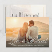 Faire-part Amour est Patient Romantique Script Photo Mariage (Devant / Derrière)
