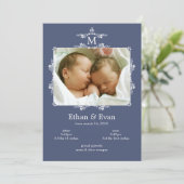 Faire-part Annonce de naissance photo jumeaux monogramme clas (Debout devant)