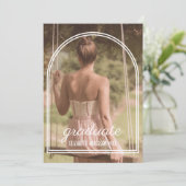 Faire-part Arch Frame Graduation Announcement (Debout devant)