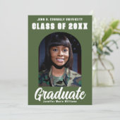 Faire-part Armée Green Graduate Photo Moderne Arc Graduation (Debout devant)