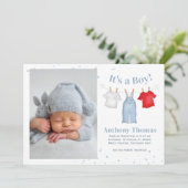 Faire-part Bébé mignon Garçon Whimsical Simple Denim Bleu Vêt (Debout devant)