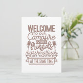 Faire-part Bienvenue Campfire Friends Marshmallows Camping (Debout devant)