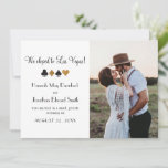 Faire-part Black and Gold Las Vegas Photo Elopement<br><div class="desc">Vous et votre amoureuse avez fui Las Vegas pour être mariés et vouloir partager les bonnes nouvelles avec votre famille et vos amis. Personnalisez cette parties scintillant en faux or glamour et couleur carte noire en faire-part à thème avec votre texte personnalisé et une photo mariage.</div>