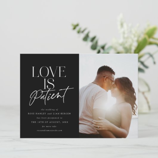 Faire-part Black Script Love Photo Mariage Changer la date (Debout devant)