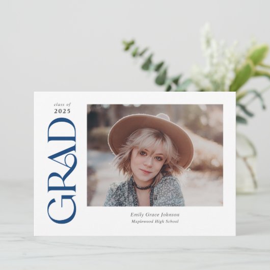 Faire-part Blue Trendy Serif Deux Photos Graduation (Debout devant)