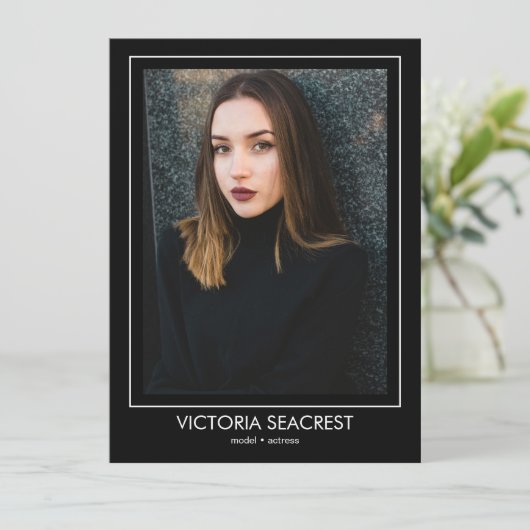 Faire-part Borderline 5 Actor Model Talent Comp ZED Card (Debout devant)