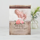 Faire-part Burlap rustique et Wood Baby Girl Photo Birth (Debout devant)