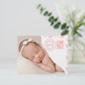 Faire-part Carte postale d'annonce de naissance de bébé fille (Debout devant)