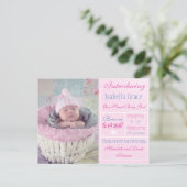 Faire-part Carte postale d'annonce de naissance de bébé fille (Debout devant)