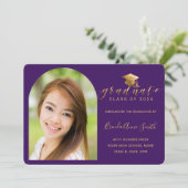 Faire-part Casquette d'or violet moderne Script photo Graduat (Debout devant)