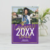 Faire-part Chic Moderne Purple Et Gold Script Graduation (Debout devant)