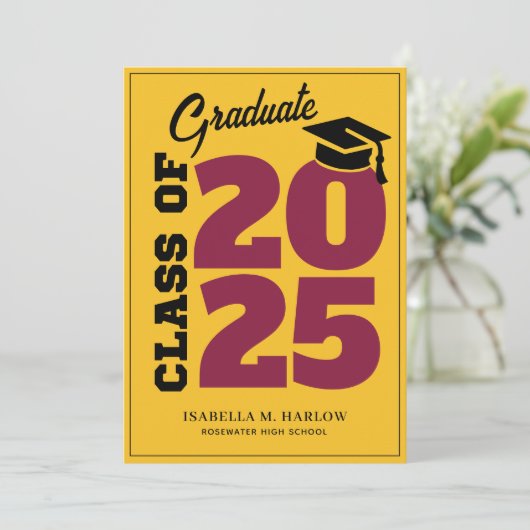 Faire-part Classe de 2025 Maroon Gold Retro Graduation (Debout devant)