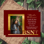 Faire-part Classé Elegant Or BSN Caduceus Photo Maroon<br><div class="desc">Classy et élégant une photo en or texte "BSN" caduceus de diplôme en soins infirmiers design par Holiday Hearts Designs (droits réservés). Photo du modèle de l'espace réservé avec l'aimable autorisation de Unsplash.</div>