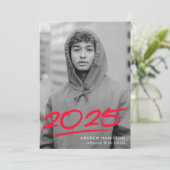 Faire-part Classe rouge pointillée de 2025 Moderne Photo Grad (Debout devant)