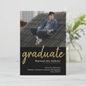 Faire-part Classic Chic Black Gold Graduate Script Graduate (Debout devant)