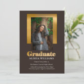 Faire-part Classy Elegant Gold Text Graduate 1 Photo Dk Brown (Debout devant)