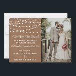 Faire-part Collection de Mariages Rustic Kraft<br><div class="desc">Faites savoir à tout le monde que vous l'avez fait, votre mariage dans le style avec ces cartes de faire-part mariages élégantes et très tendance. Le design est facile à personnaliser avec votre libellé d'événement spécial et votre famille et vos amis seront enchantés quand ils reçoivent ces fabuleuses cartes de...</div>