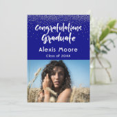 Faire-part Confetti d'argent sur marine, photo Grad Faire-par (Debout devant)