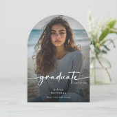 Faire-part d'arc de graduation de script photo mod (Debout devant)