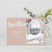 Faire-part de Baby Shower avec typographie en grès (Debout devant)