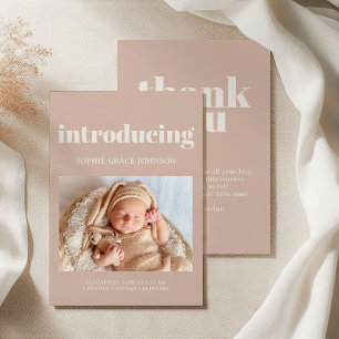 Faire-part de Baby Shower avec typographie en grès